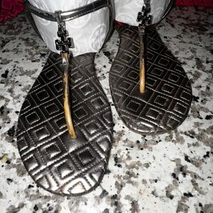 Tory Burch Silver Pewter Thong Strappy Gladiator Sandals Size 7